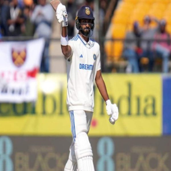 डेब्यू मैच को लेकर नर्वस थे देवदत्त पडिक्कल, कोच राहुल द्रविड़ की सलाह ने काम किया आसान